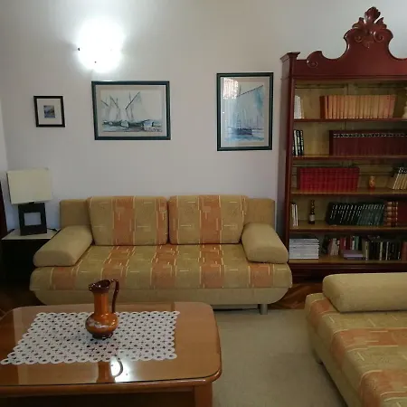 Mladenka Apartment Supetar