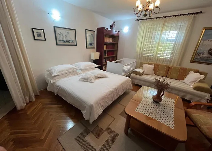 Mladenka 아파트 수페타르